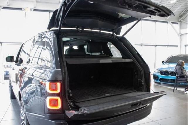 Photo of 2020 Byron Blue Metallic Land Rover Range Rover