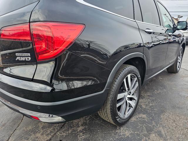 Photo of 2018 Black Honda Pilot
