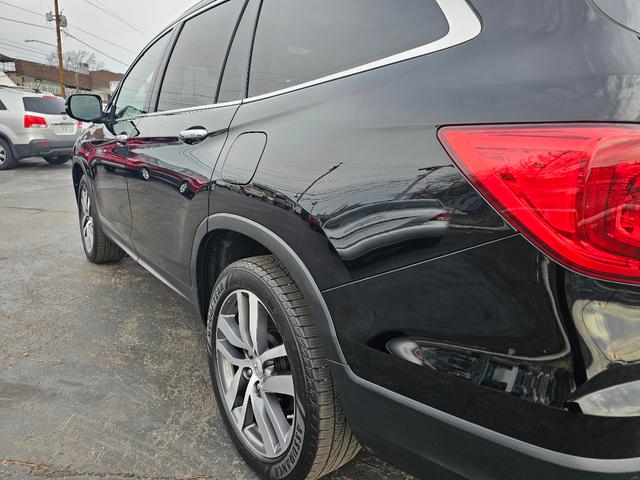 Photo of 2018 Black Honda Pilot