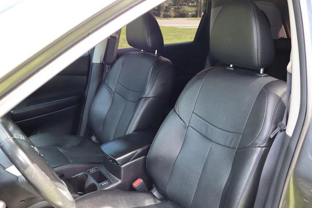 Photo of 2016 Gray Nissan Rogue