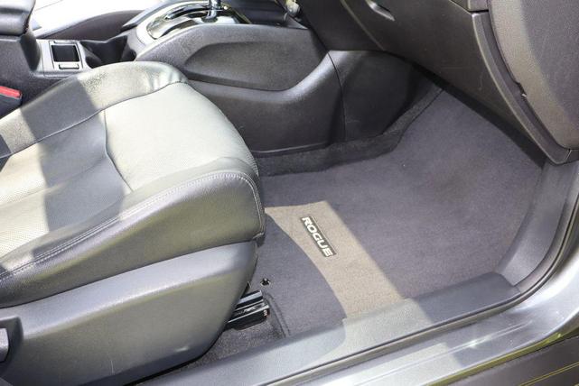Photo of 2016 Gray Nissan Rogue