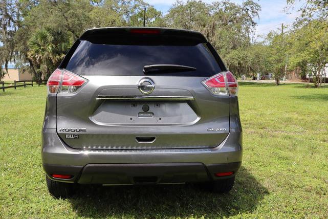 Photo of 2016 Gray Nissan Rogue
