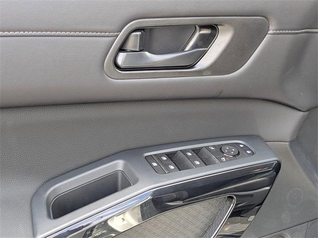 Photo of 2025 Brilliant Silver Metallic Nissan Pathfinder