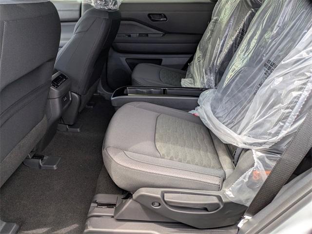 Photo of 2025 Brilliant Silver Metallic Nissan Pathfinder
