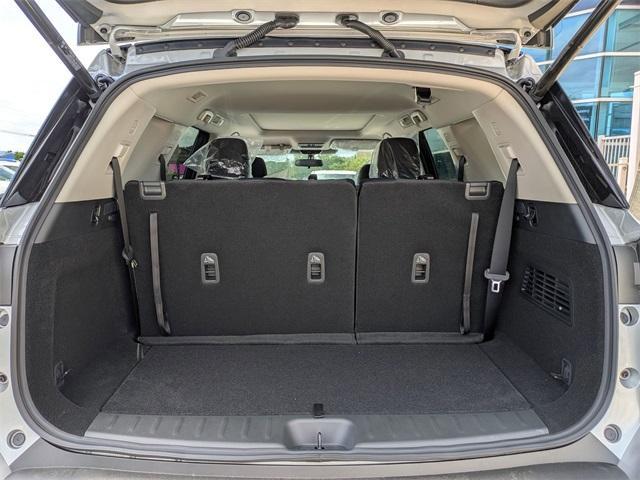 Photo of 2025 Brilliant Silver Metallic Nissan Pathfinder
