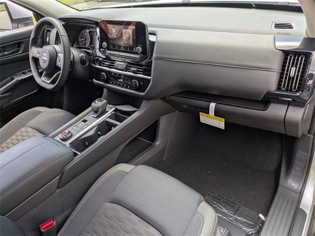 Photo of 2025 Brilliant Silver Metallic Nissan Pathfinder