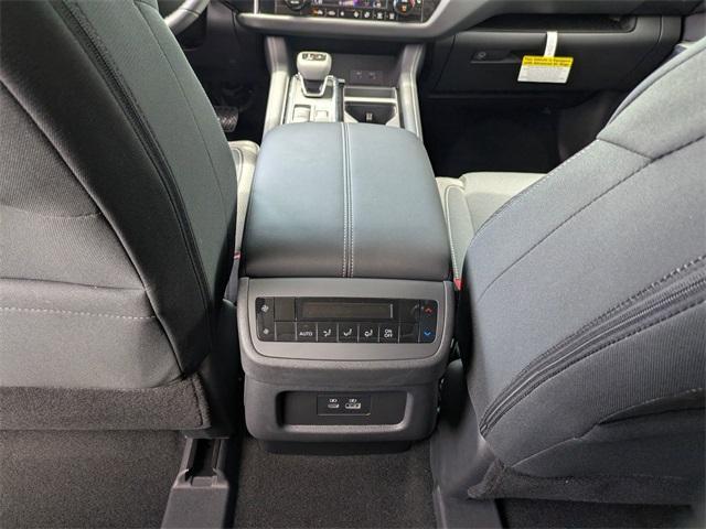 Photo of 2025 Brilliant Silver Metallic Nissan Pathfinder