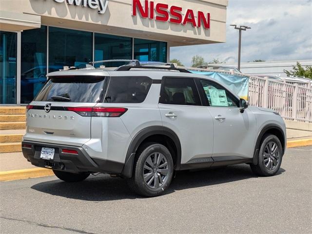 Photo of 2025 Brilliant Silver Metallic Nissan Pathfinder