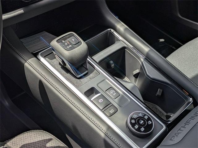 Photo of 2025 Brilliant Silver Metallic Nissan Pathfinder