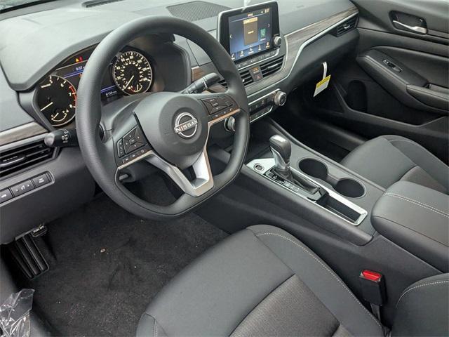 Photo of 2025 Black Nissan Altima