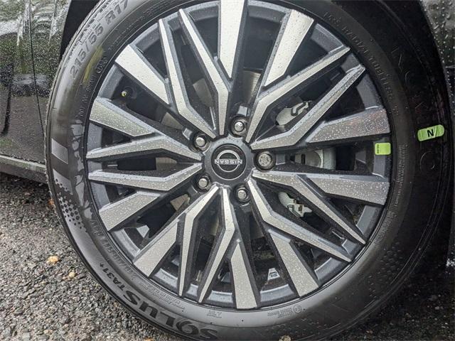 Photo of 2025 Black Nissan Altima