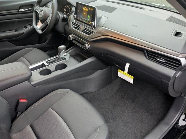 Photo of 2025 Black Nissan Altima