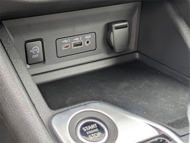 Photo of 2025 Cloud White Nissan Sentra