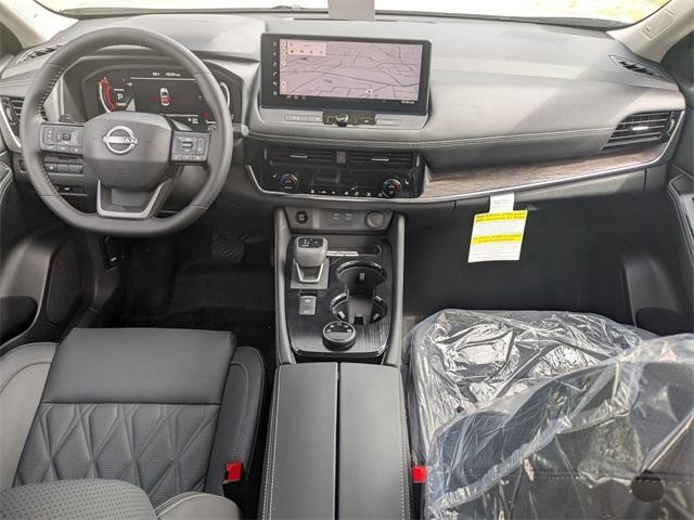 Photo of 2025 2t Chpn Blk Roo Nissan Rogue