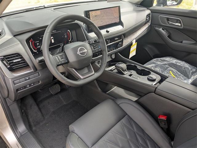 Photo of 2025 2t Chpn Blk Roo Nissan Rogue