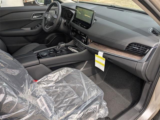 Photo of 2025 2t Chpn Blk Roo Nissan Rogue