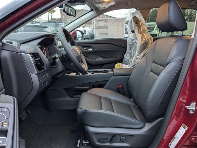 Photo of 2025 Scarlet Ember Nissan Rogue