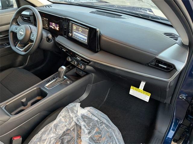 Photo of 2025 Deep Blue Pearl Nissan Kicks
