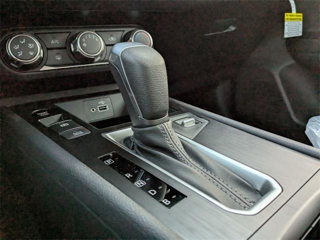Photo of 2025 Deep Blue Pearl Nissan Kicks