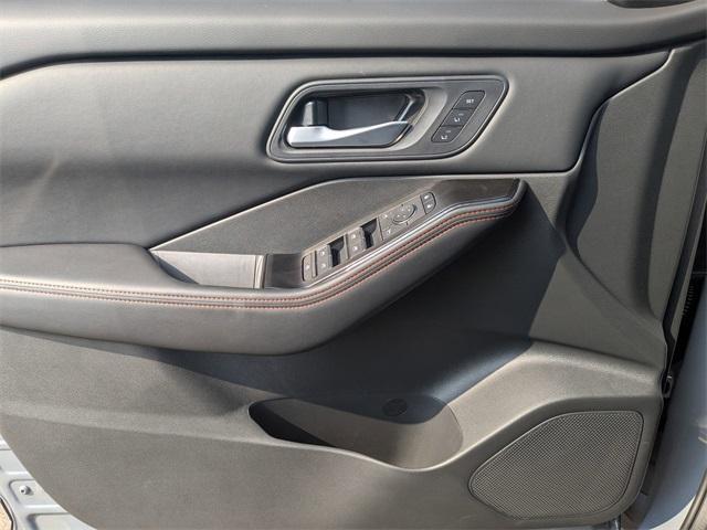 Photo of 2025 Boulder Gray Metallic Nissan Rogue