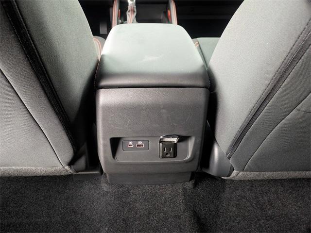 Photo of 2025 Afterburn Orang Nissan Frontier