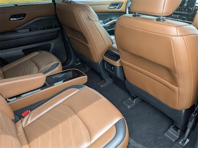 Photo of 2022 Obsidian Green Nissan Pathfinder