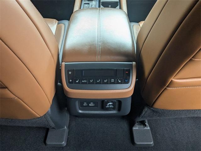 Photo of 2022 Obsidian Green Nissan Pathfinder
