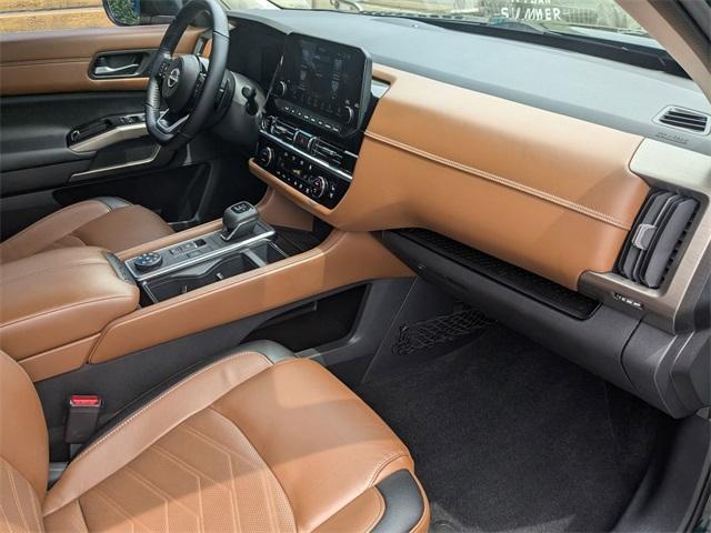 Photo of 2022 Obsidian Green Nissan Pathfinder