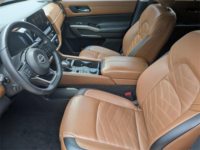 Photo of 2022 Obsidian Green Nissan Pathfinder