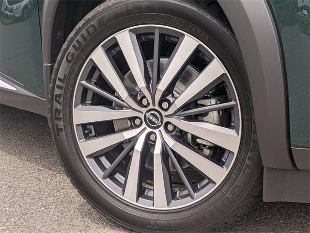 Photo of 2022 Obsidian Green Nissan Pathfinder