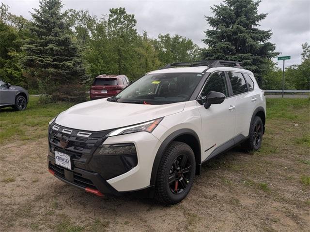 Photo of 2025 Everest White P Nissan Rogue