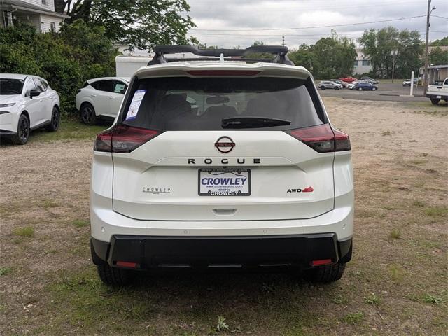 Photo of 2025 Everest White P Nissan Rogue