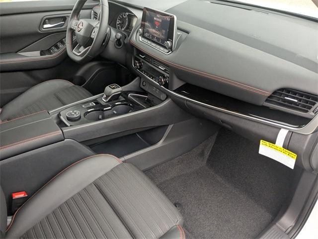 Photo of 2025 Everest White P Nissan Rogue