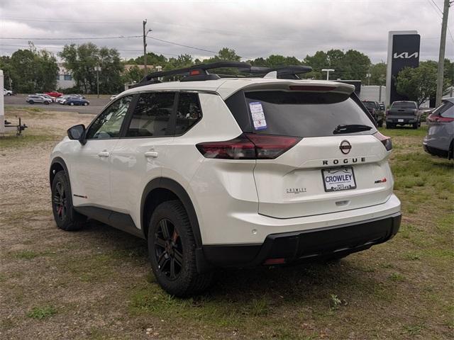 Photo of 2025 Everest White P Nissan Rogue