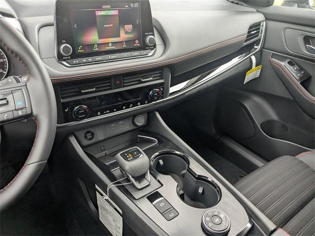 Photo of 2025 Everest White P Nissan Rogue