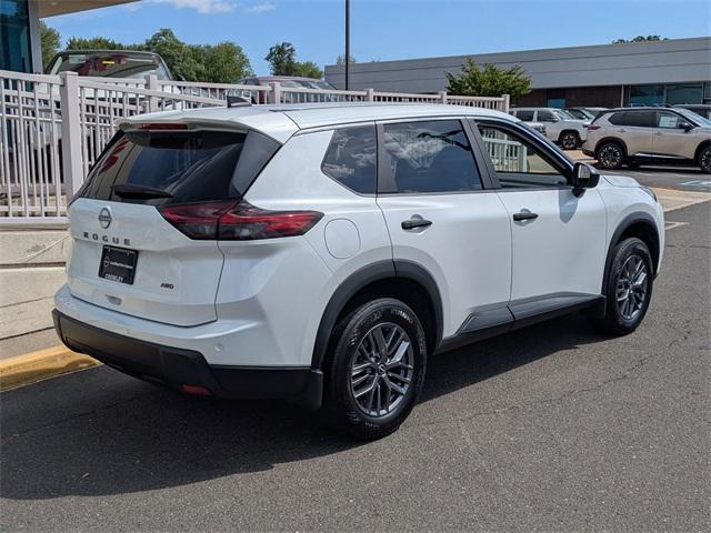 Photo of 2024 Everest White P Nissan Rogue