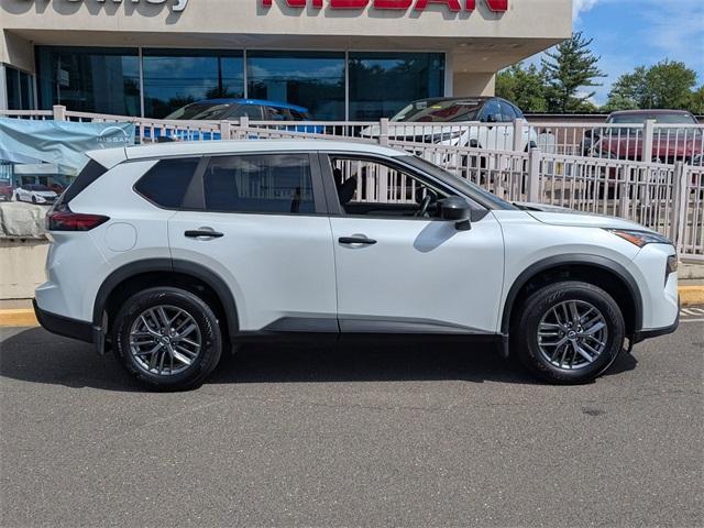 Photo of 2024 Everest White P Nissan Rogue