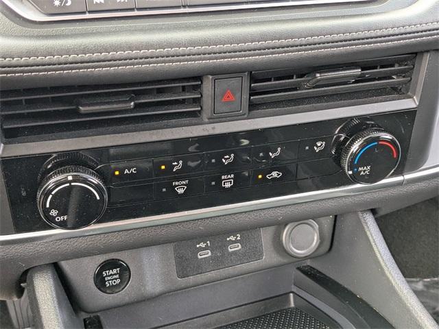 Photo of 2024 Everest White P Nissan Rogue