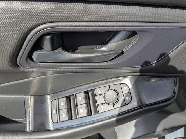 Photo of 2024 Everest White P Nissan Rogue