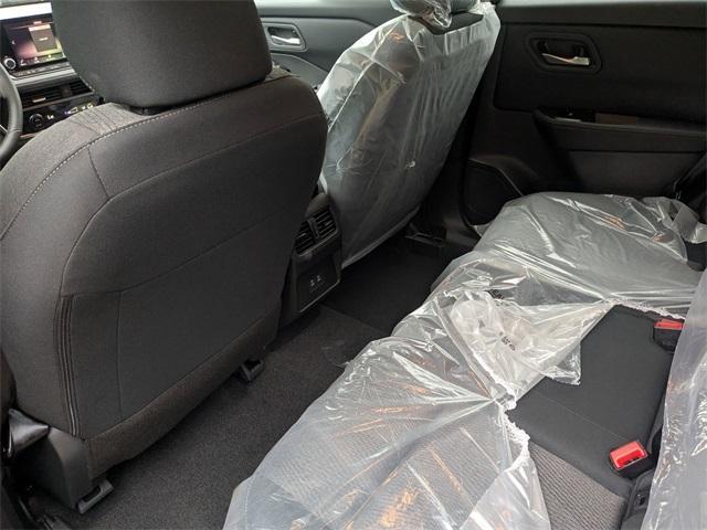Photo of 2025 Scarlet Ember Nissan Rogue