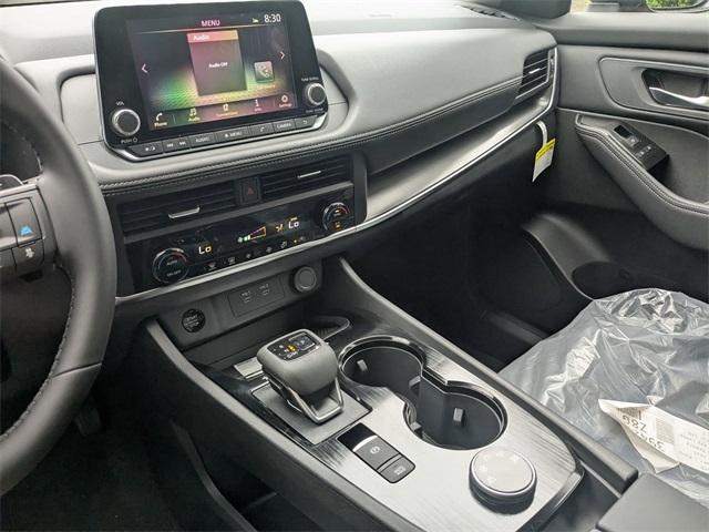 Photo of 2025 Scarlet Ember Nissan Rogue