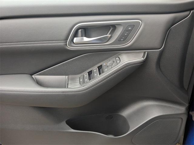 Photo of 2025 Deep Ocean Blue Nissan Rogue
