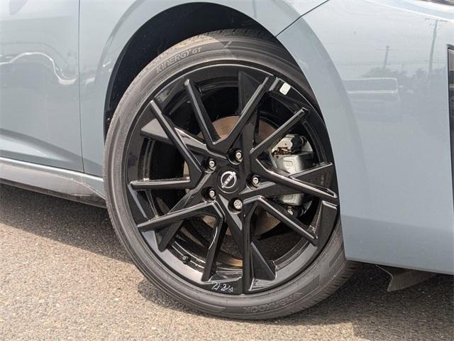 Photo of 2025 2t Gry Blk Roof Nissan Sentra