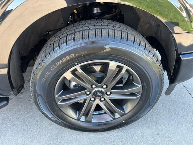 Photo of 2022 AGATE BLACK METALLIC Ford F-150