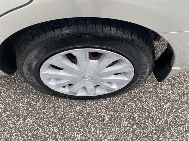 Photo of 2016 Brilliant Silver Metallic Nissan Versa