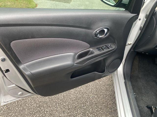 Photo of 2016 Brilliant Silver Metallic Nissan Versa