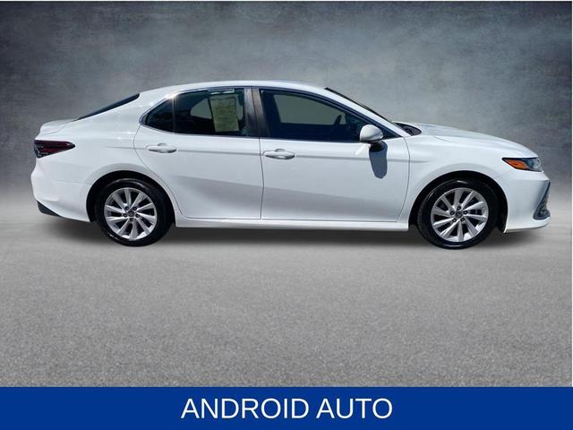 Photo of 2022 White Toyota Camry