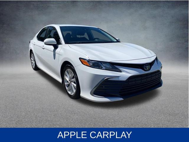 Photo of 2022 White Toyota Camry