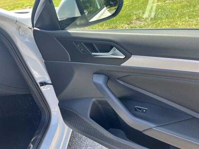 Photo of 2025 Pure White Volkswagen Jetta