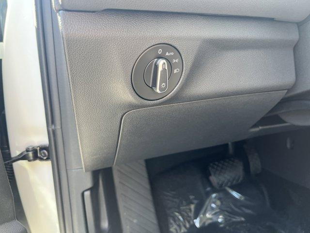 Photo of 2025 Pure White Volkswagen Jetta
